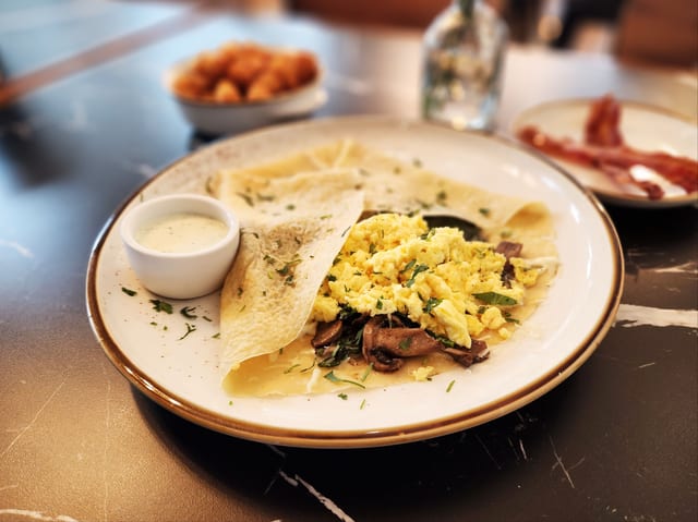 Le Gabrielle Breakfast Crêpe.