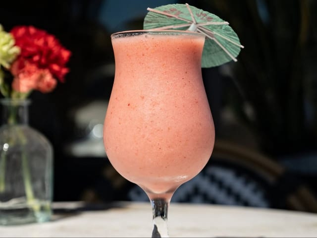 Strawberry Banana Smoothie (16oz).
